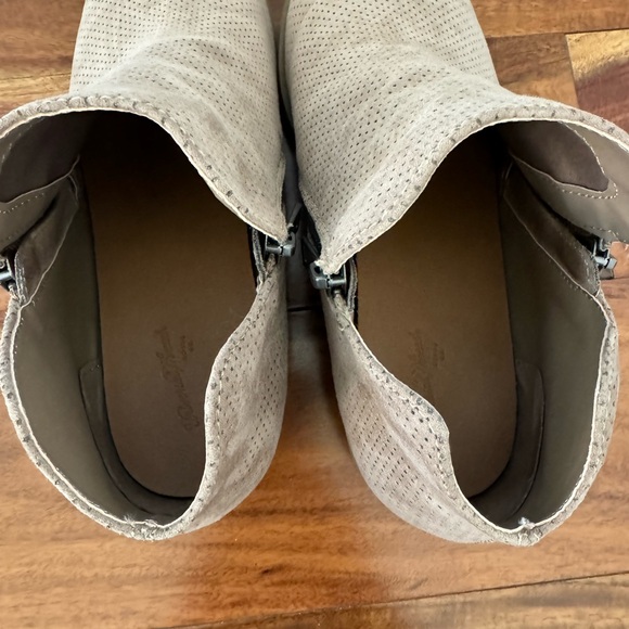 Universal thread booties - Picture 4 of 5